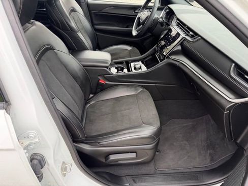 Certified 2023 Jeep Grand Cherokee L Laredo image 38