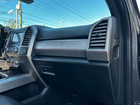 Used 2019 Ford F250 Platinum w/ Platinum Ultimate Package image 39