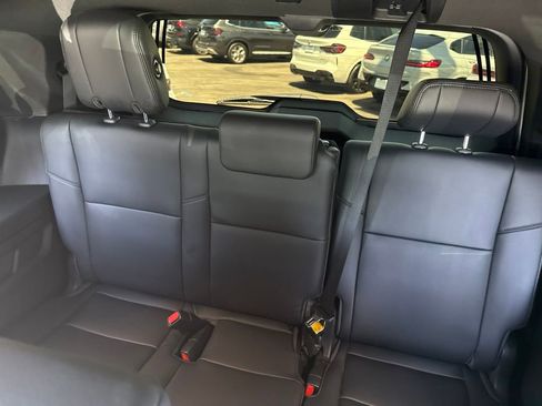 Used 2025 Toyota Sequoia Limited w/ Tow Technology Package AWD/4WD image 14