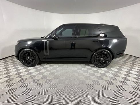 Certified 2025 Land Rover Range Rover SE image 2