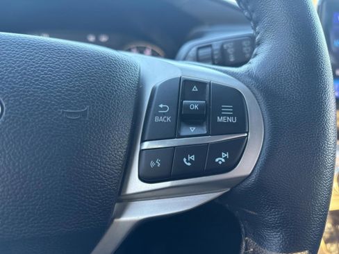 Used 2022 Ford Explorer XLT w/ Equipment Group 202A image 15