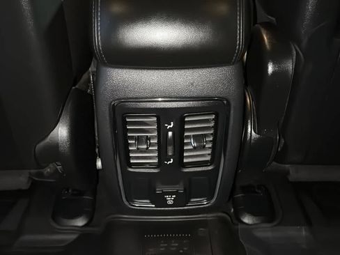 Used 2020 Jeep Grand Cherokee Altitude image 25