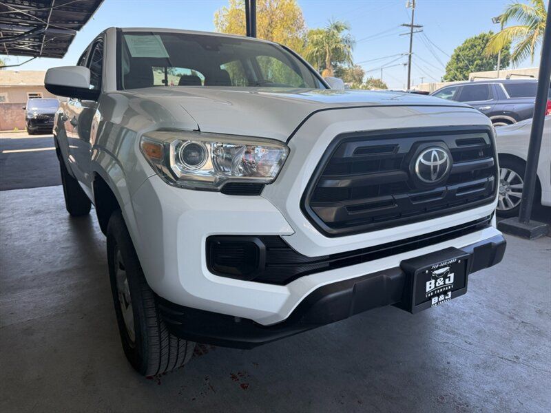 Used 2019 Toyota Tacoma SR AWD/4WD image 11