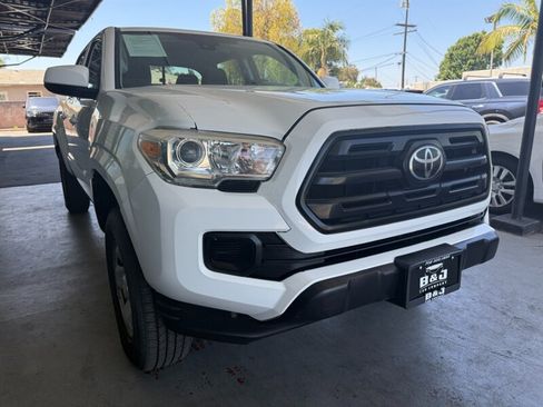 Used 2019 Toyota Tacoma SR AWD/4WD image 11