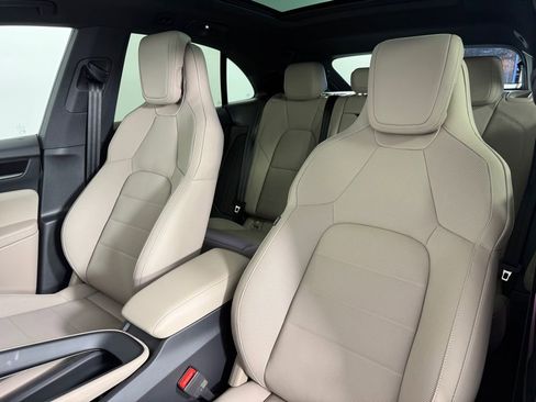 New 2026 Porsche Macan Electric RWD image 5