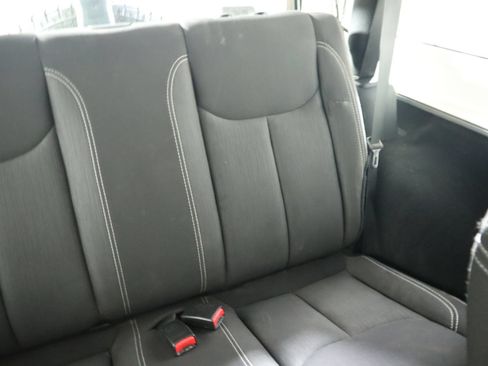 Used 2015 Jeep Wrangler Rubicon w/ Connectivity Group AWD/4WD image 41