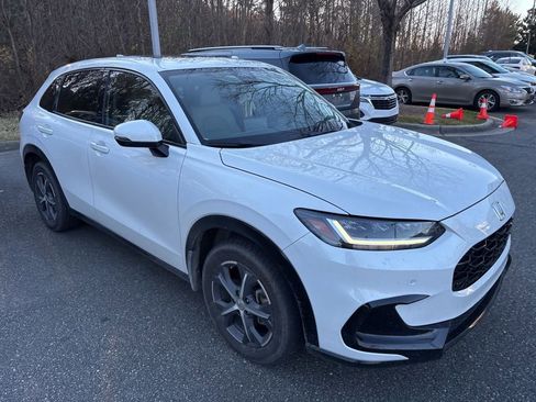 Used 2023 Honda HR-V EX-L image 4