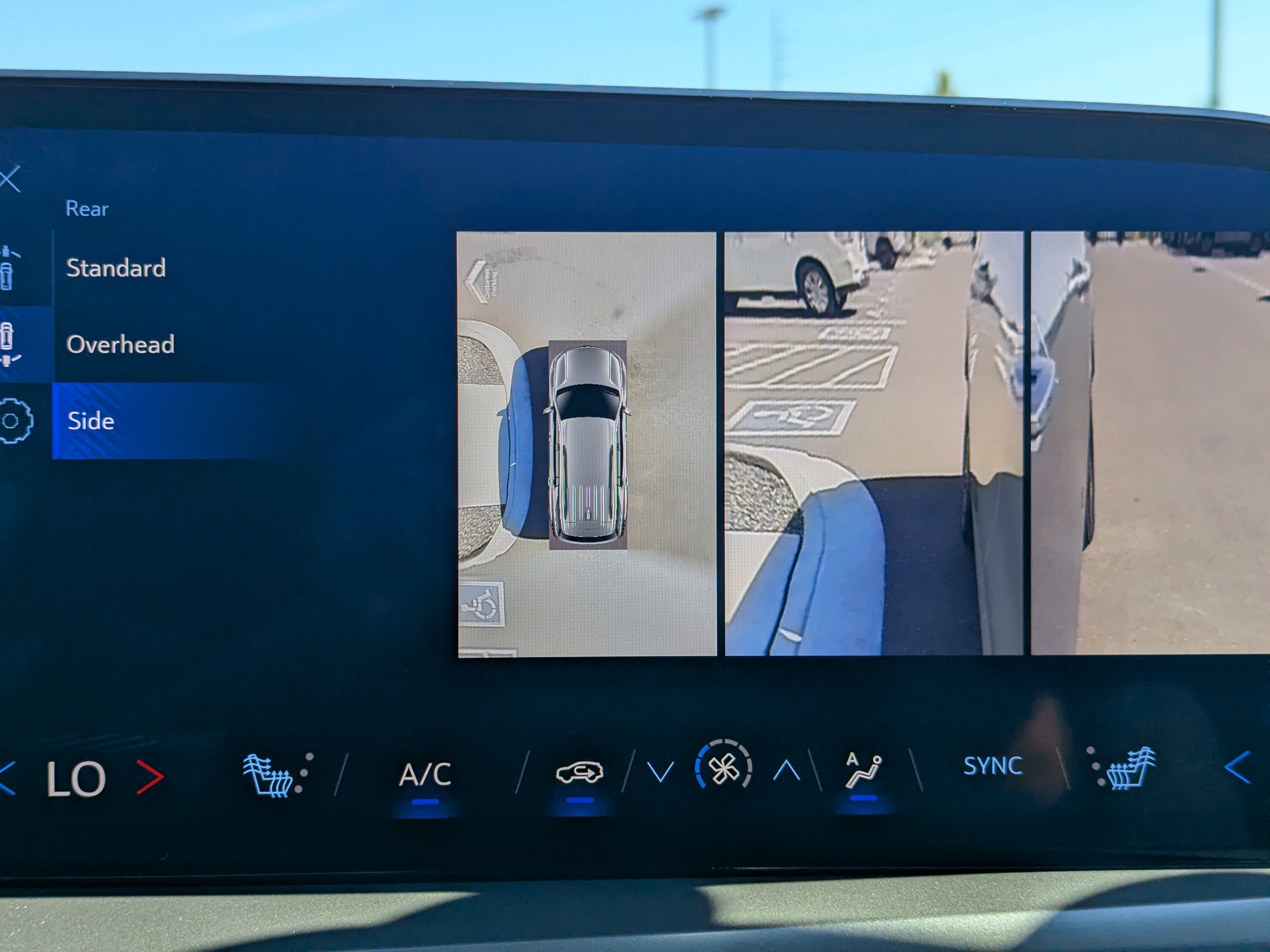 Certified 2024 Chevrolet Traverse LT FWD image 26
