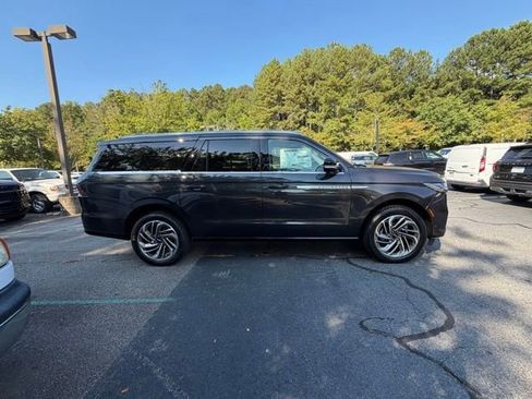 New 2025 Lincoln Navigator L Reserve image 15