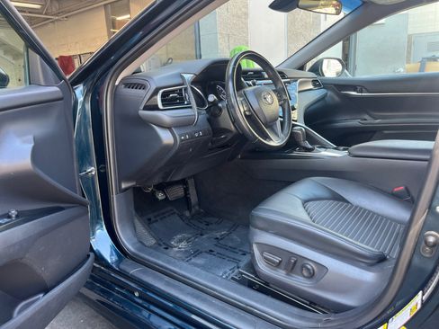 Used 2019 Toyota Camry SE FWD image 10