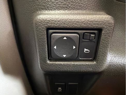 Used 2013 Nissan Cube 1.8 S w/ Interior Illumination Pkg image 23