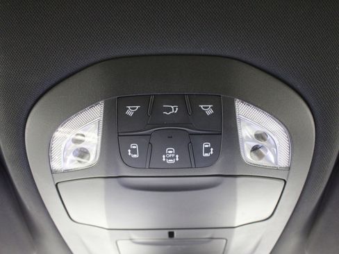 Used 2025 Chrysler Pacifica Select FWD image 17