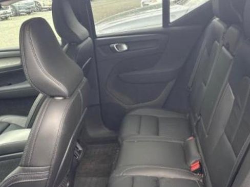 Used 2023 Volvo XC40 B5 Plus w/ Driver Assist Package AWD/4WD image 8