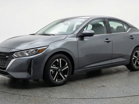 Used 2025 Nissan Sentra SV image 3