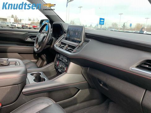 Used 2021 Chevrolet Suburban RST w/ Luxury Package image 12