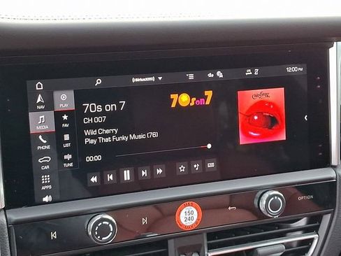 Used 2025 Porsche Macan image 23