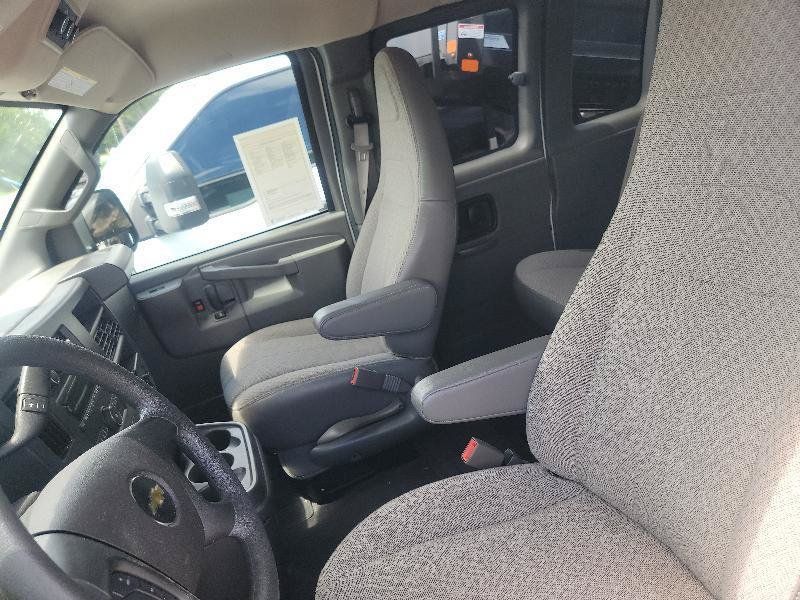 Used 2025 Chevrolet Express 3500 LT w/ LT Preferred Equipment Group RWD image 7