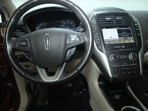 Used 2019 Lincoln MKC Select w/ Select Plus Package FWD image 28