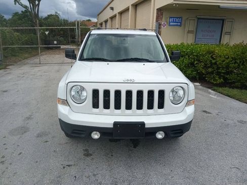 Used 2017 Jeep Patriot Sport w/ Power Value Group FWD image 4