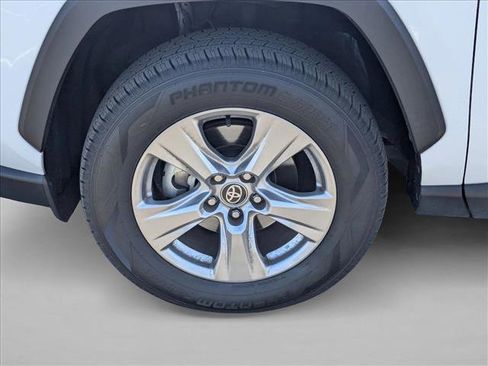 Used 2024 Toyota RAV4 XLE FWD image 29