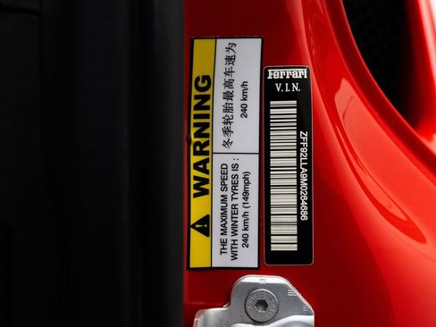 Used 2021 Ferrari F8 Tributo RWD image 33