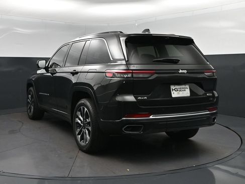 Used 2024 Jeep Grand Cherokee Overland w/ Luxury Tech Group IV AWD/4WD image 5