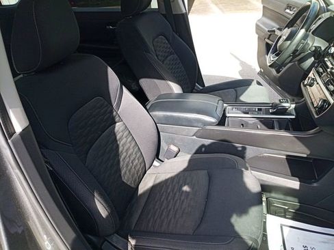 Used 2022 Nissan Pathfinder SV FWD image 28