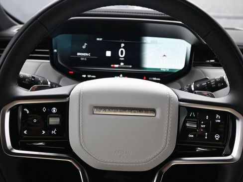 Used 2025 Land Rover Range Rover Sport S image 17