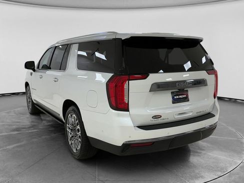 Used 2023 GMC Yukon XL Denali Ultimate AWD/4WD image 5
