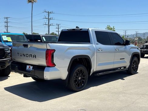 Used 2025 Toyota Tundra Limited AWD/4WD image 3