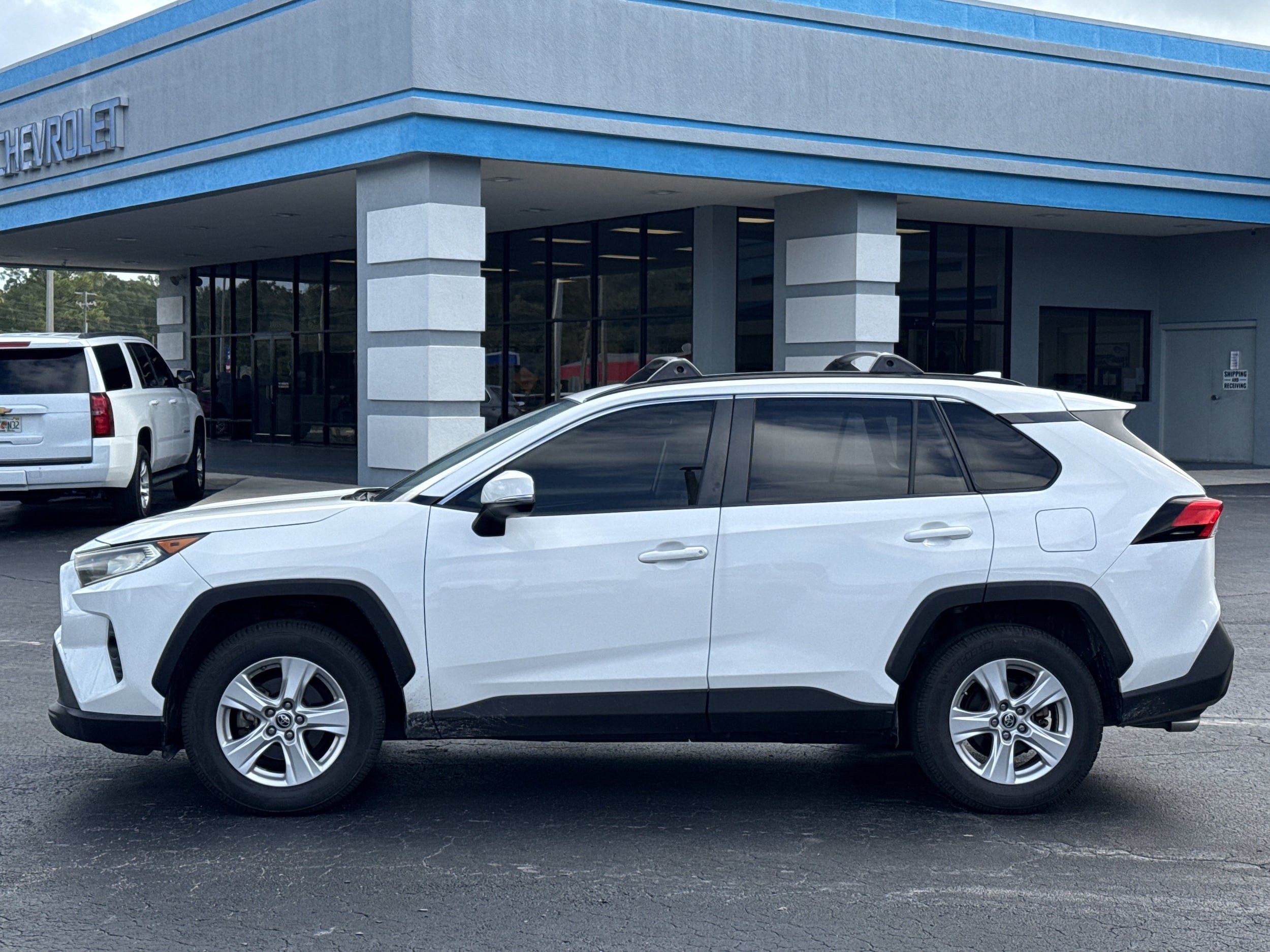 Used 2019 Toyota RAV4 XLE FWD image 6