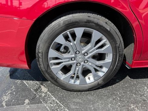 Used 2025 Honda Odyssey Touring image 4
