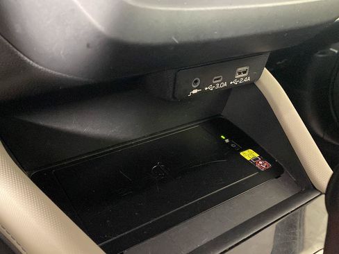Used 2025 Subaru Forester Premium AWD/4WD image 19