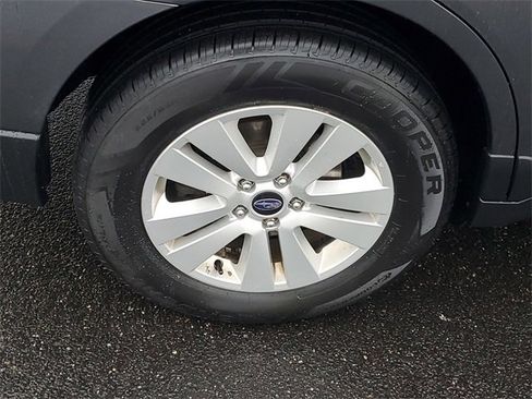 Used 2018 Subaru Outback 2.5i Premium image 5