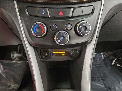 Used 2020 Chevrolet Trax LS w/ Tint and Cruise Package AWD/4WD image 17