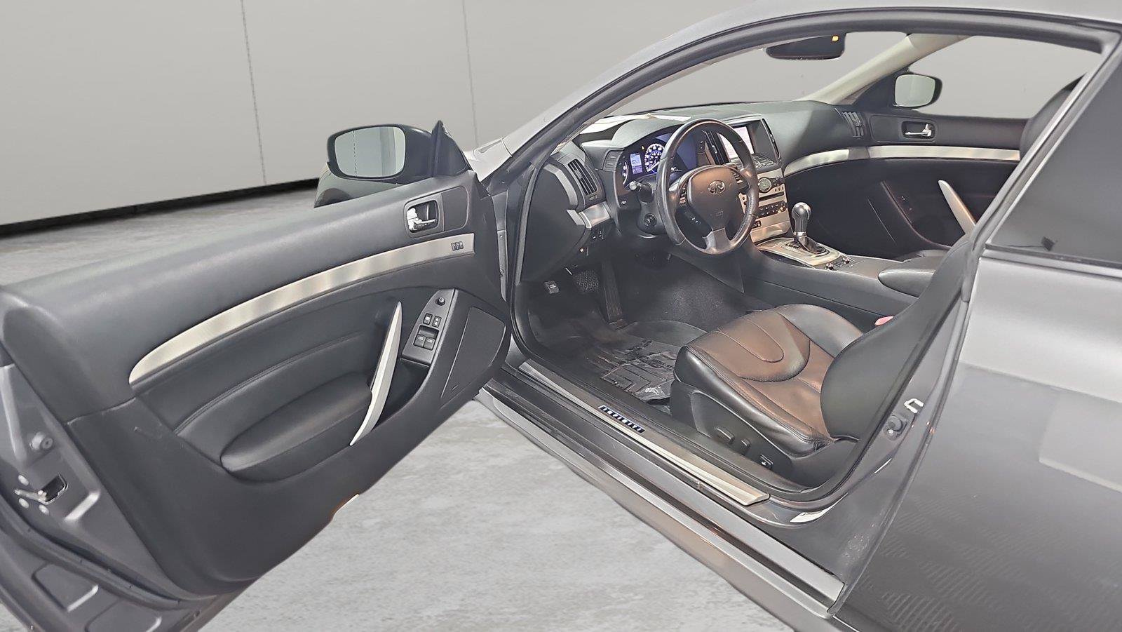 Used 2015 INFINITI Q60 AWD Coupe w/ Premium Package image 24