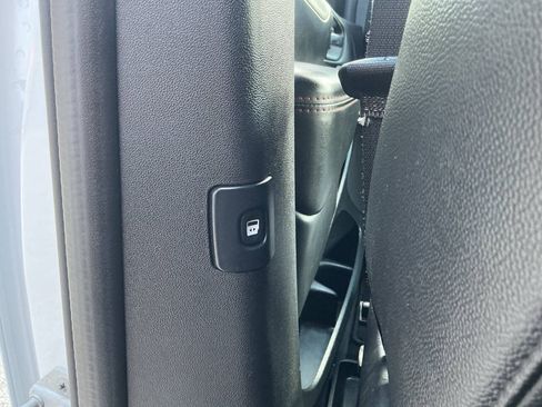 Used 2018 Dodge Grand Caravan GT FWD image 29