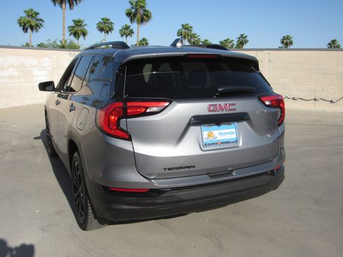 Used 2020 GMC Terrain SLT w/ Preferred Package FWD image 6