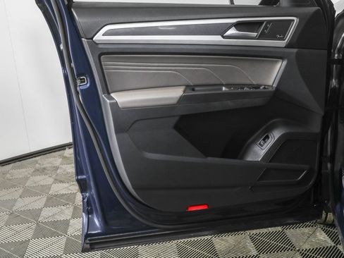 Used 2022 Volkswagen Atlas Cross Sport SEL Premium R-Line image 35