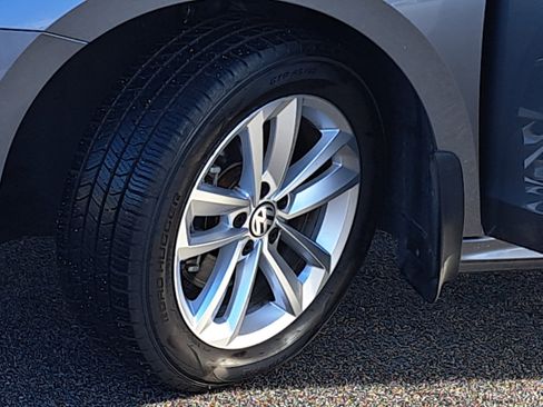 Used 2020 Volkswagen Passat 2.0T SE image 29