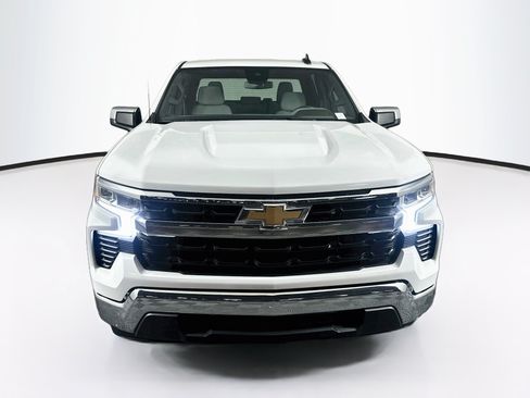 Used 2022 Chevrolet Silverado 1500 LT RWD image 2