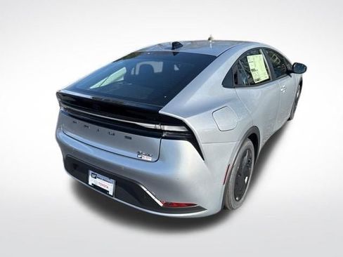New 2026 Toyota Prius Plug-In Hybrid FWD image 5