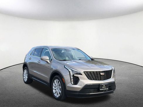 Certified 2022 Cadillac XT4 Luxury w/ Driver Awareness Package FWD image 21