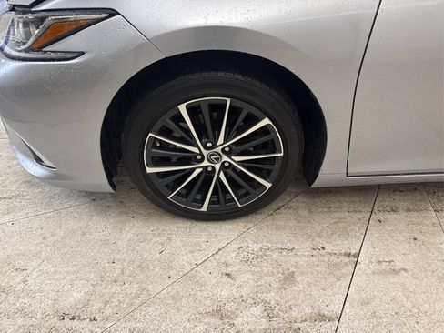 Used 2024 Lexus ES 350 w/ Premium Package FWD image 13