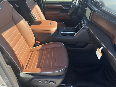 New 2026 GMC Sierra 2500 Denali Ultimate image 17