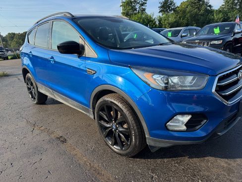 Used 2018 Ford Escape SE w/ SE Sport Appearance Package AWD/4WD image 12