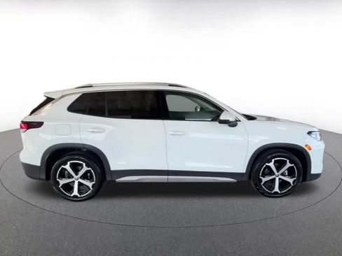 Used 2026 Volkswagen Tiguan SE FWD image 16