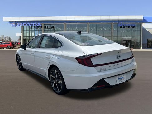 Used 2021 Hyundai Sonata SEL Plus w/ Tech Package FWD image 3