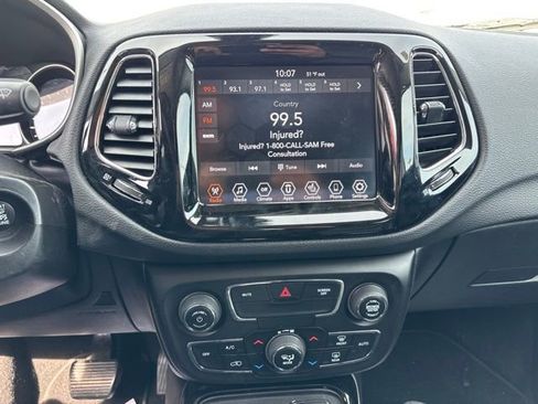 Used 2019 Jeep Compass Limited AWD/4WD image 18