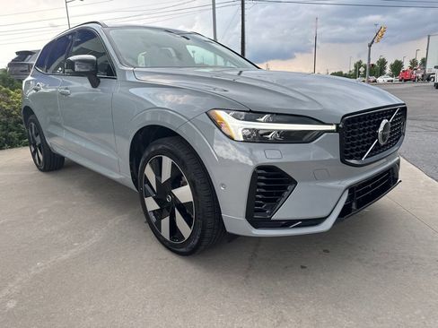 Certified 2025 Volvo XC60 T8 Plus w/ Protection Package Premier AWD/4WD image 3